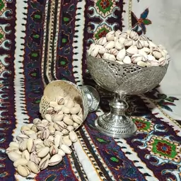 پسته احمدآقایی نیتال خام ، بوداده و زعفرانی تازه رفسنجان یک کیلویی